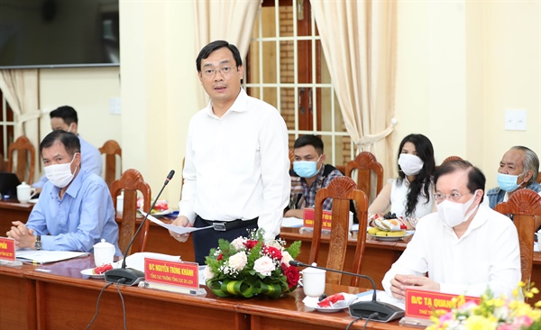 Tổng cục trưởng Tổng cục Du lịch Nguyễn Trùng Khánh cho biết, sẽ hỗ trợ Kon Tum giới thiệu, quảng bá về du lịch; đề nghị Kon Tum xây dựng cơ chế, chính sách kêu gọi, thu hút đầu tư